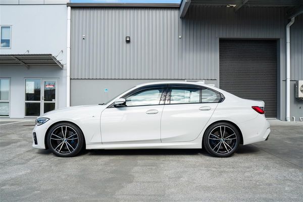 2019 BMW 330i MOTORSPORT M-SPORT IMMACULATE Carousel 8