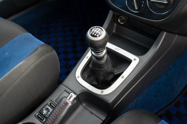 2004 Subaru Impreza WRX STI VERSION 8 STOCK Carousel 18