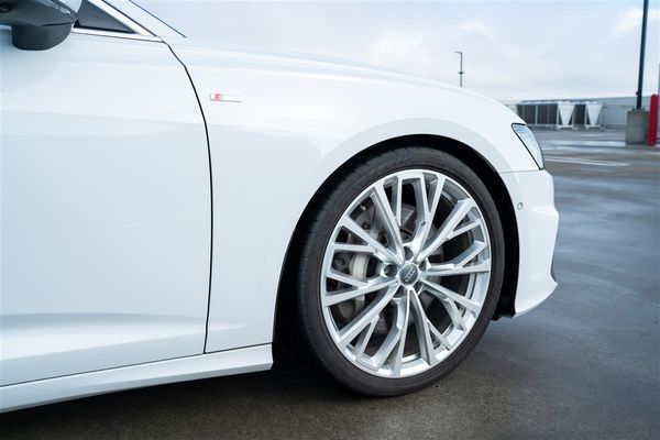 2019 Audi A6 55TFSI S-LINE QUATTRO IMMACULATE Carousel 4