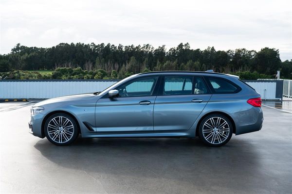 2017 BMW 530i M-SPORT TOURING B48 WAGON Carousel 11
