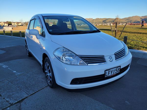 Nissan Tiida Latio Carousel 5