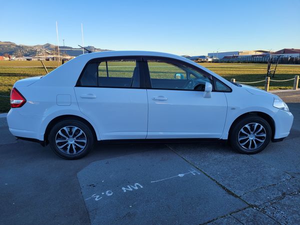 Nissan Tiida Latio Carousel 1