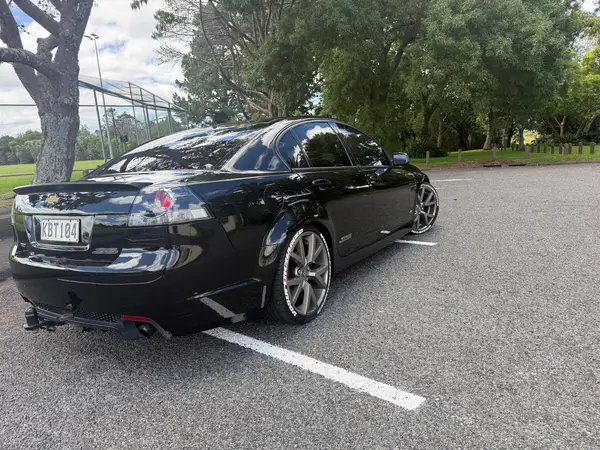 2006 Holden commodore v8 supercharged Carousel 2