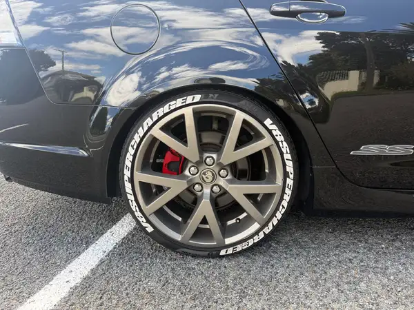 2006 Holden commodore v8 supercharged Carousel 6