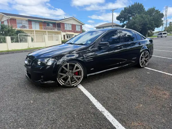 2006 Holden commodore v8 supercharged Carousel 3