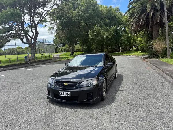 2006 Holden commodore v8 supercharged Carousel 5
