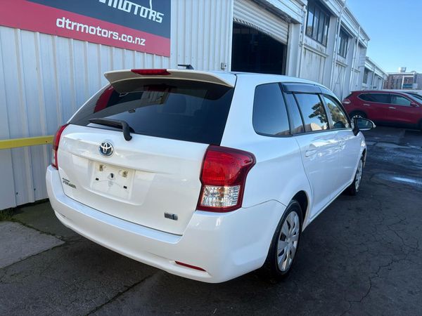 2015 Toyota Corolla FIELDER HYBRID Carousel 8
