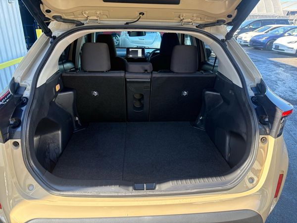 2021 Toyota YARIS CROSS HYBRID G Carousel 16