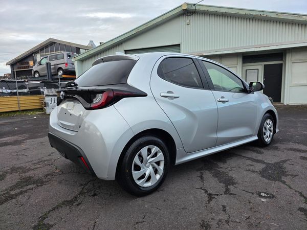 2021 Toyota Yaris Hybrid X with Reversing Camera, Parking Sensors, Cruise Control ! Carousel 13