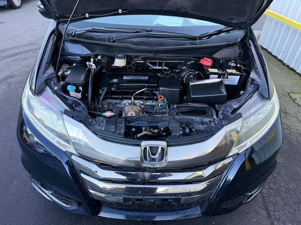 2013 Honda Odyssey Absolute, Half Leather Seat, Cruise Control, Reversing Camera ! Carousel 9