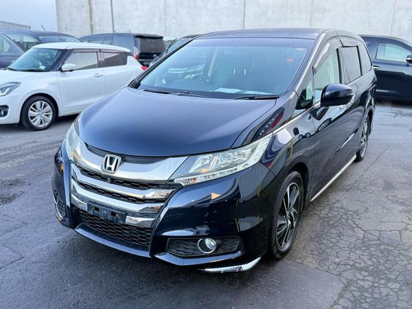 2013 Honda Odyssey Absolute, Half Leather Seat, Cruise Control, Reversing Camera ! Carousel 11