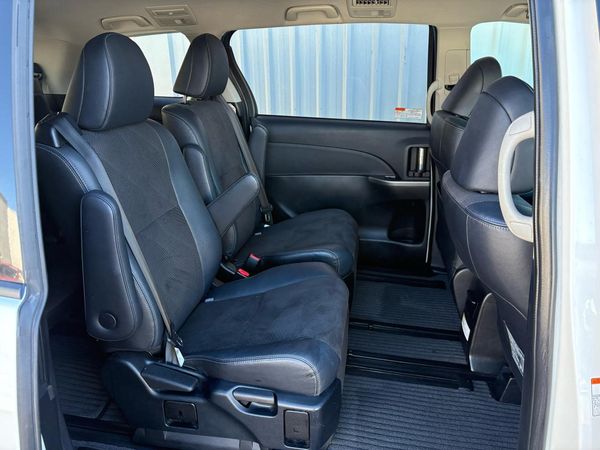 2015 Toyota Estima 5D AERAS PREMIUM EDITION Carousel 14