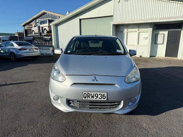 2015 Mitsubishi Mirage Low kms Carousel 8