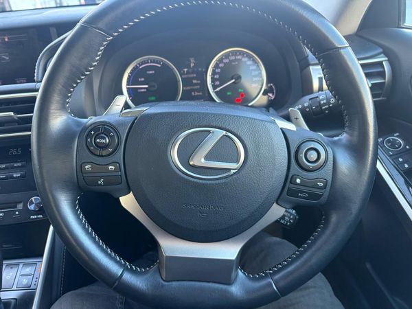 2013 Lexus IS 300H 2.5L Hybrid! Leather seats Carousel 5