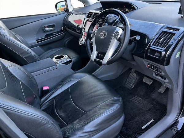 2012 Toyota Prius ALPHA S Carousel 5