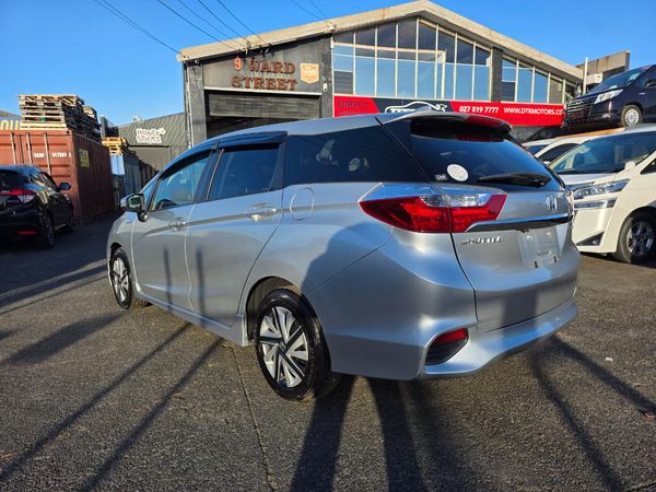 2015 Honda Fit Shuttle Hybrid X with Reversing Camera, Cruise Control Low Kms ! Carousel 14