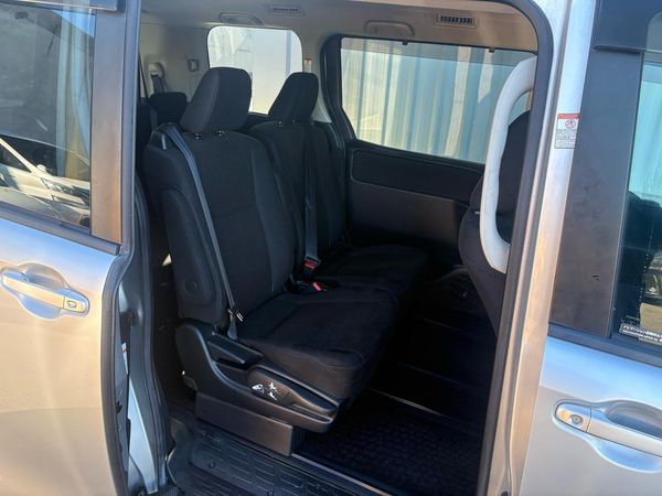 2015 Toyota Noah HYBRID G Carousel 14