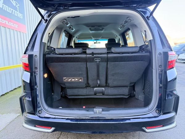 2013 Honda Odyssey Absolute, Half Leather Seat, Cruise Control, Reversing Camera ! Carousel 8