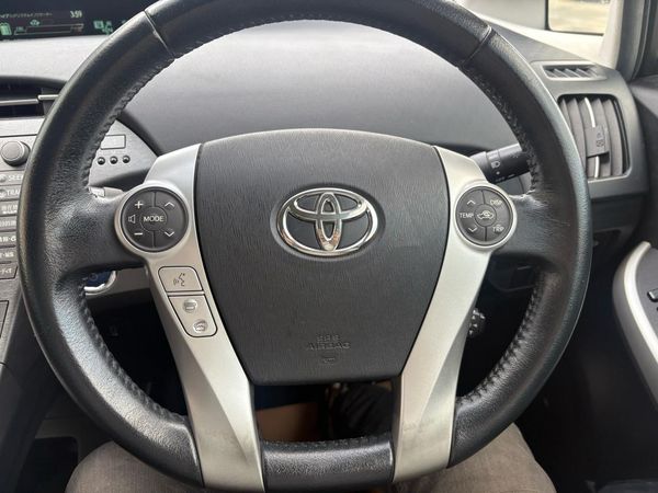 2013 Toyota Prius Hybrid Low Kms Carousel 4