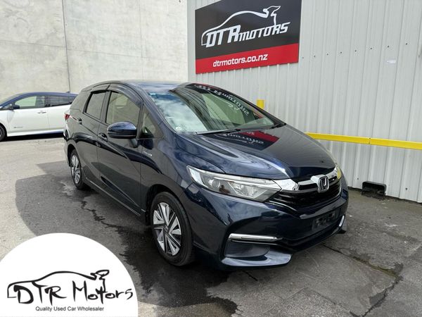 2016 Honda Fit Shuttle Hybrid with Reversing Camera !