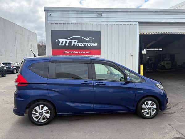 2017 Honda FREED HYBRID Carousel 15