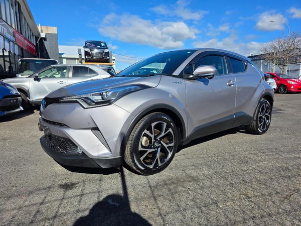 2017 Toyota C-HR Hybrid G Model with Reversing Camera, Parking Sensors, Cruise Control ! Carousel 9