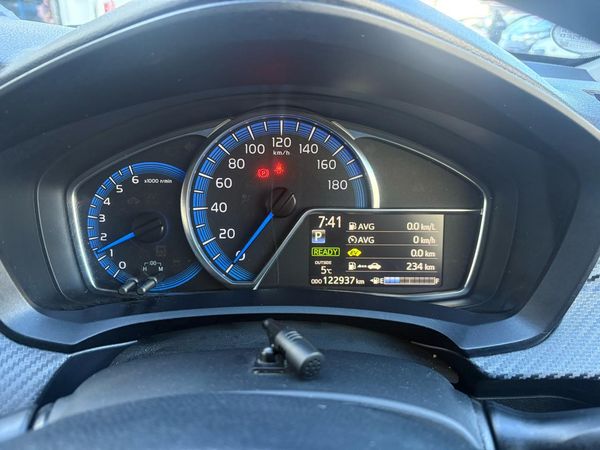 2015 Toyota Corolla FIELDER HYBRID Carousel 3