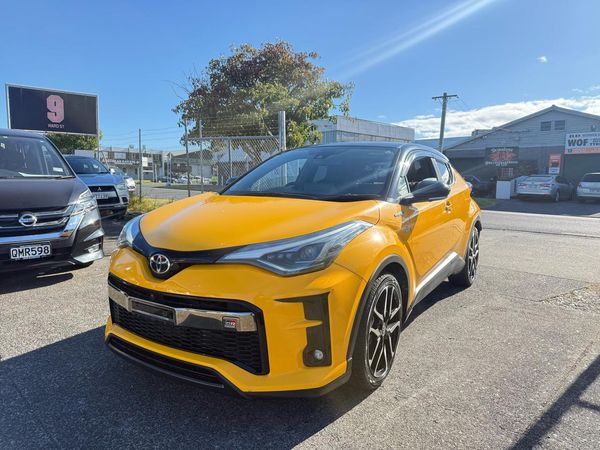2019 Toyota C-HR GR Sprts Hybrid with Reversing Camera, Cruise Control ! Carousel 9