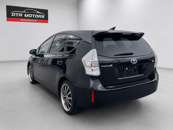 2012 Toyota Prius ALPHA S Carousel 12