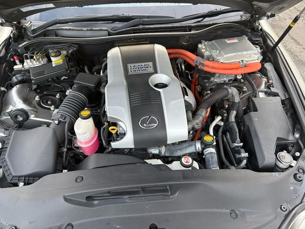 2013 Lexus IS 300H 2.5L Hybrid! Leather seats Carousel 9