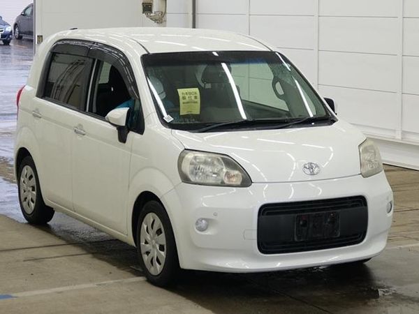 2013 Toyota Porte G Carousel 2