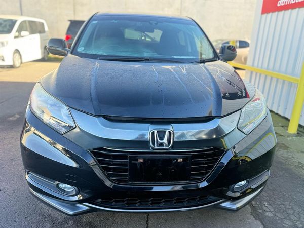 2015 Honda Vezel Hybrid with Reversing Camera ! Carousel 7