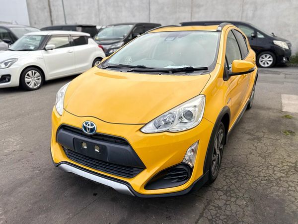 2015 Toyota Aqua X-URBAN Carousel 9