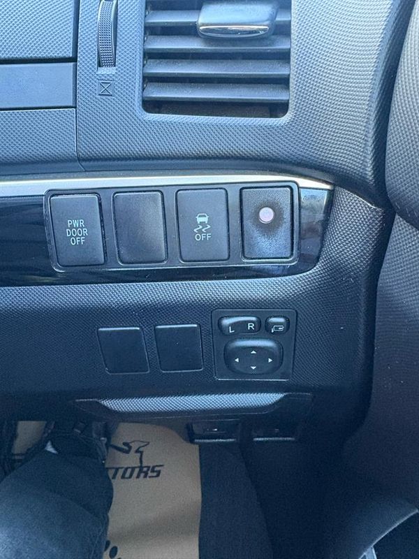 2015 Toyota Estima 5D AERAS PREMIUM EDITION Carousel 3