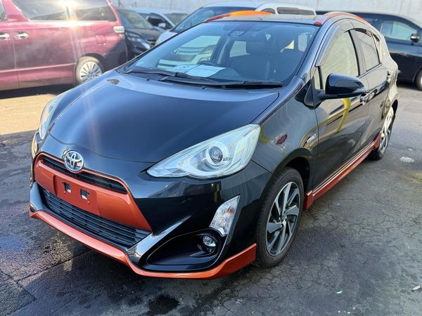 2016 Toyota Aqua X-Urban Special Price ! Carousel 11