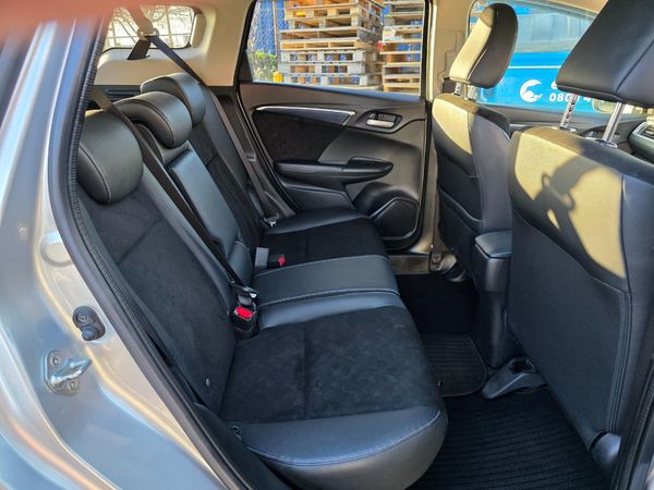 2015 Honda Fit Shuttle Hybrid X with Reversing Camera, Cruise Control Low Kms ! Carousel 3