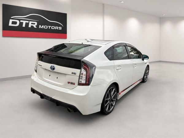 2013 Toyota Prius G'S Model Carousel 8