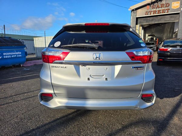 2015 Honda Fit Shuttle Hybrid X with Reversing Camera, Cruise Control Low Kms ! Carousel 13