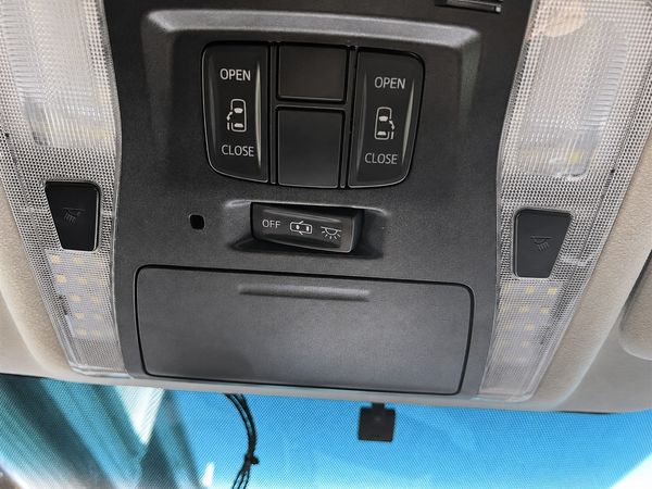 2017 Toyota VELLFIRE 2.5Z Carousel 4
