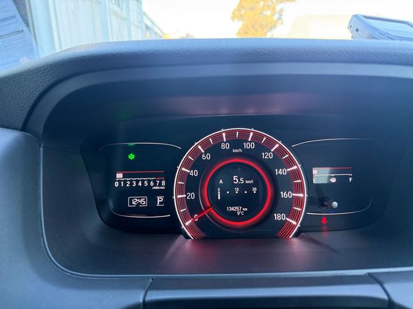 2013 Honda Odyssey Absolute, Half Leather Seat, Cruise Control, Reversing Camera ! Carousel 16
