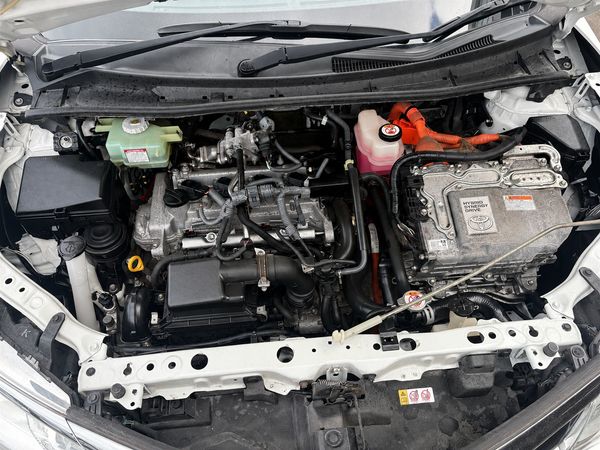 2018 Toyota Corolla Fielder hybird Carousel 7