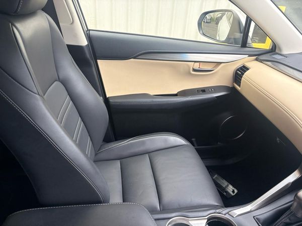 2015 Lexus NX 300H I PACKAGE Carousel 3