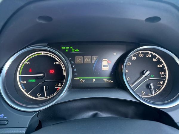 2017 Toyota Camry 4D G Carousel 16