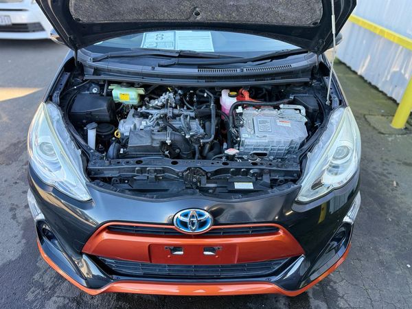 2016 Toyota Aqua X-Urban Special Price ! Carousel 9