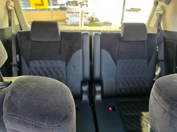 2015 Toyota VELLFIRE 7 Seaters with Loads of Features ! Carousel 8