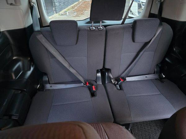 2014 Toyota Noah Hybrid 7 Seaters with Reversing Camera, Parking Sensors ! Carousel 4