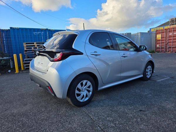 2021 Toyota Yaris Hybrid X with Reversing Camera, Parking Sensors, Cruise Control ! Carousel 11