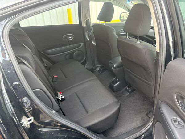 2015 Honda Vezel HYBRID X Carousel 1