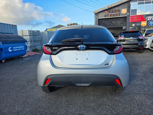 2021 Toyota Yaris Hybrid X with Reversing Camera, Parking Sensors, Cruise Control ! Carousel 12