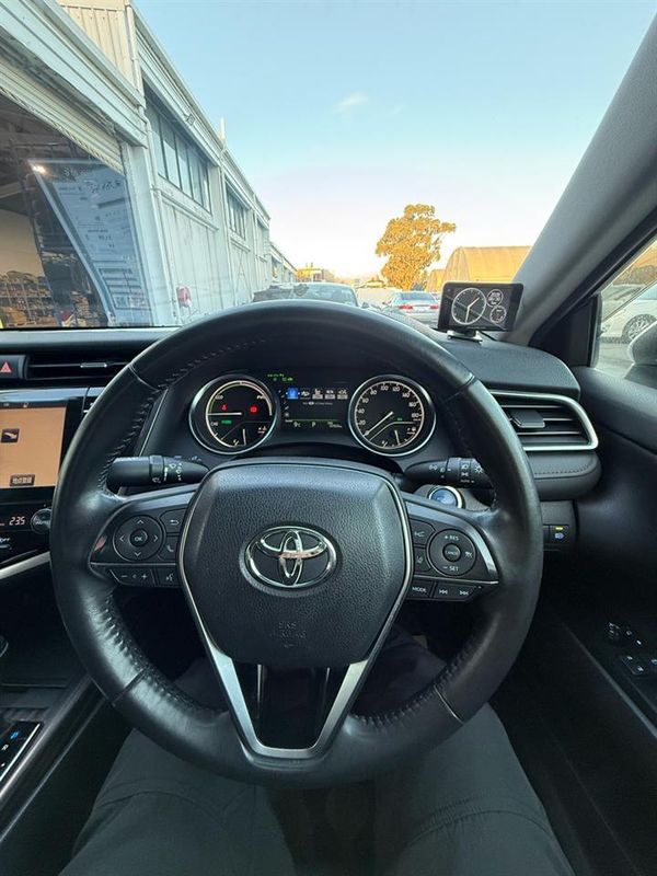 2017 Toyota Camry 4D G Carousel 17
